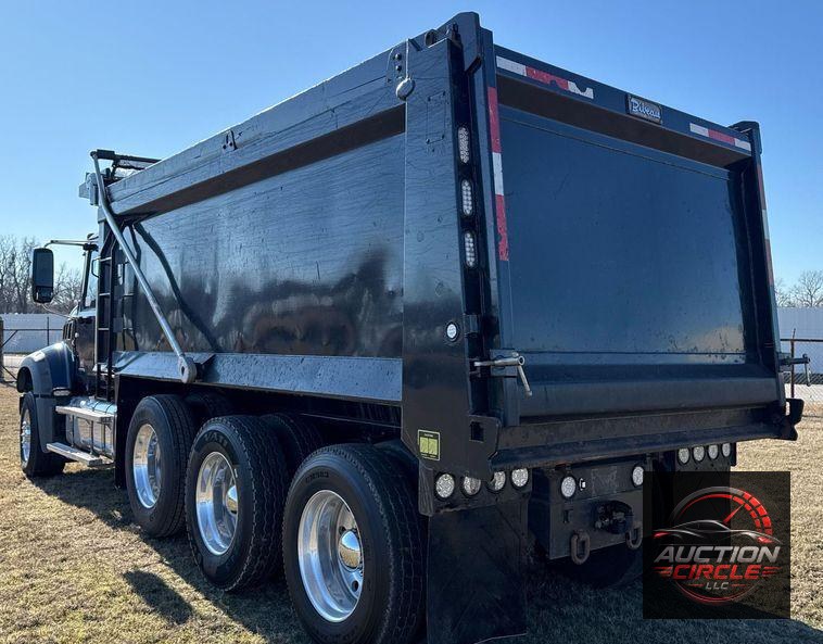 2019 Mack Granite dump truck