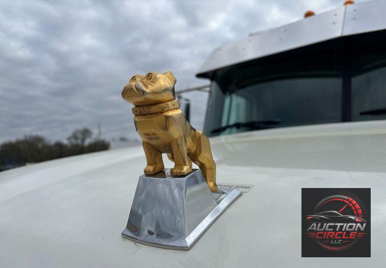 2020 Mack Pinnacle dump truck