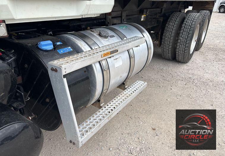 2020 Mack Pinnacle dump truck