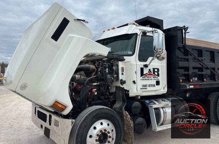 2020 Mack Pinnacle dump truck