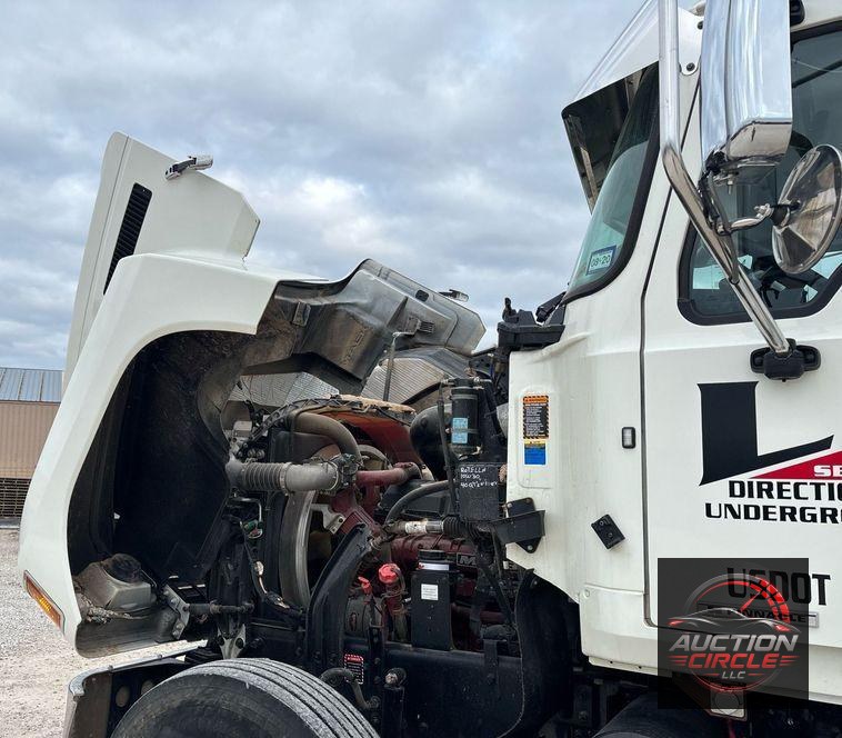2020 Mack Pinnacle dump truck