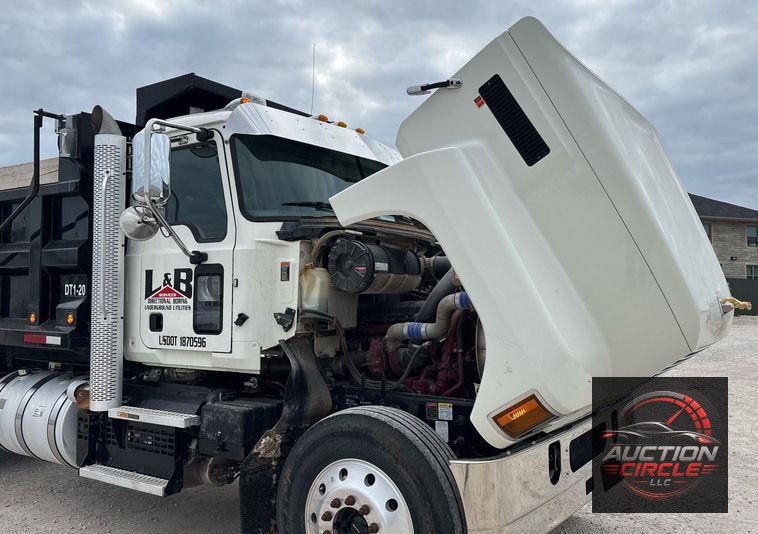 2020 Mack Pinnacle dump truck