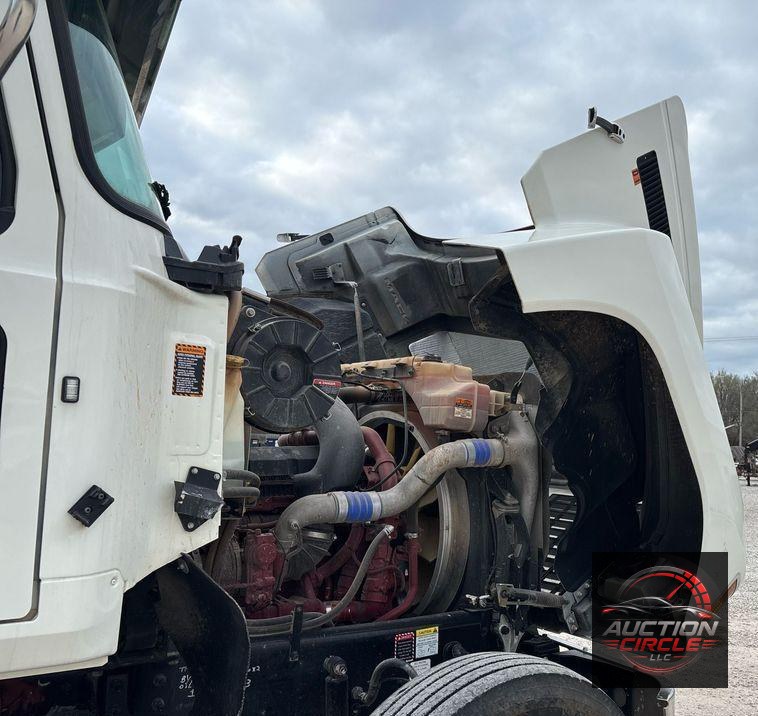 2020 Mack Pinnacle dump truck