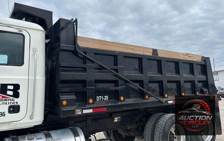 2020 Mack Pinnacle dump truck