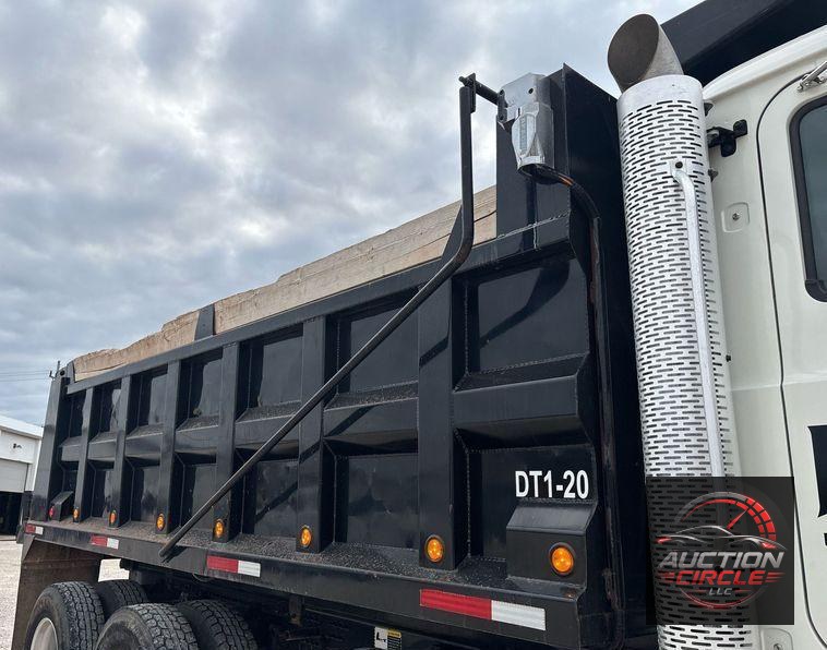 2020 Mack Pinnacle dump truck
