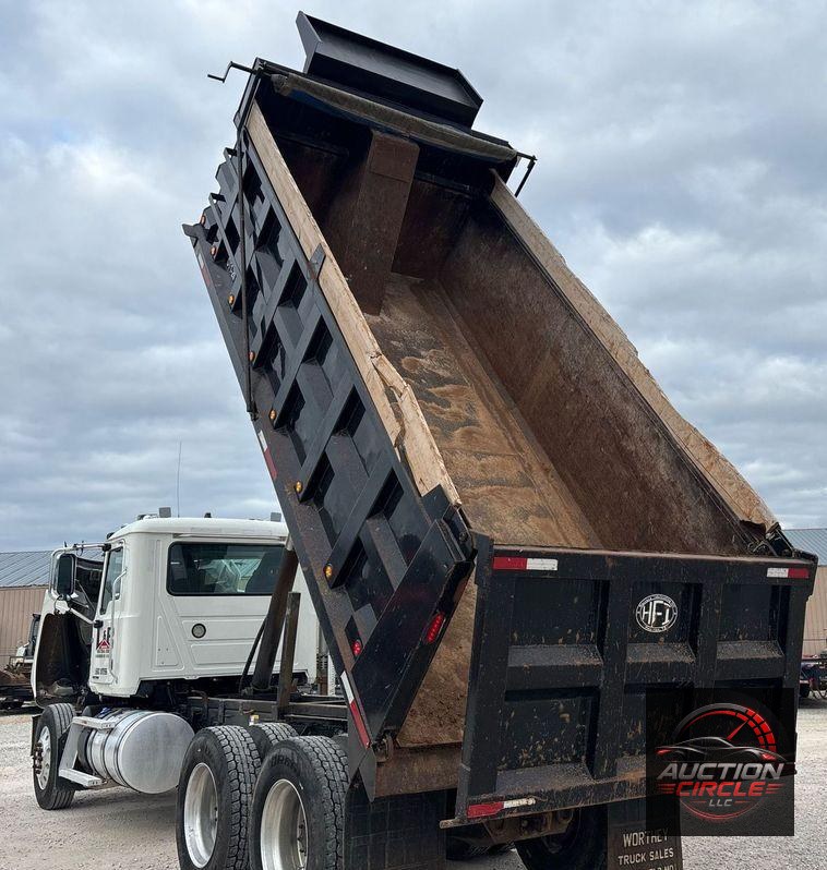 2020 Mack Pinnacle dump truck