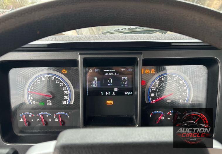 2020 Mack Pinnacle dump truck