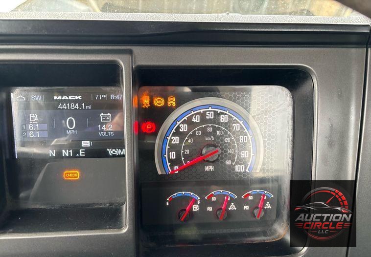 2020 Mack Pinnacle dump truck
