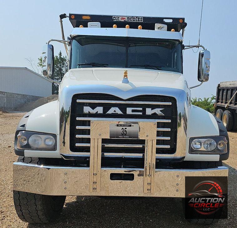 2021 Mack Granite  dump truck
