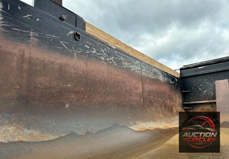 2019 Mack Granite dump truck