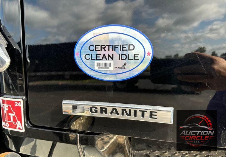 2019 Mack Granite dump truck