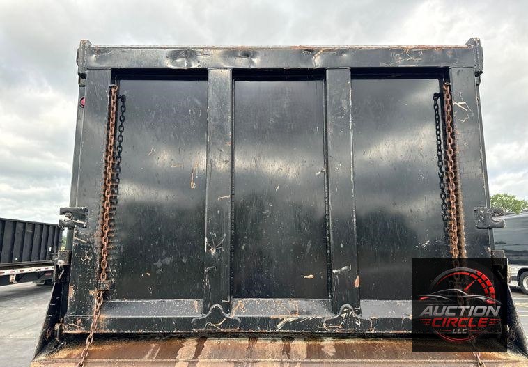 2019 Mack Granite dump truck