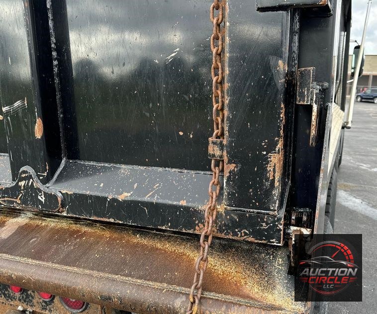 2019 Mack Granite dump truck