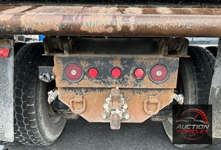2019 Mack Granite dump truck