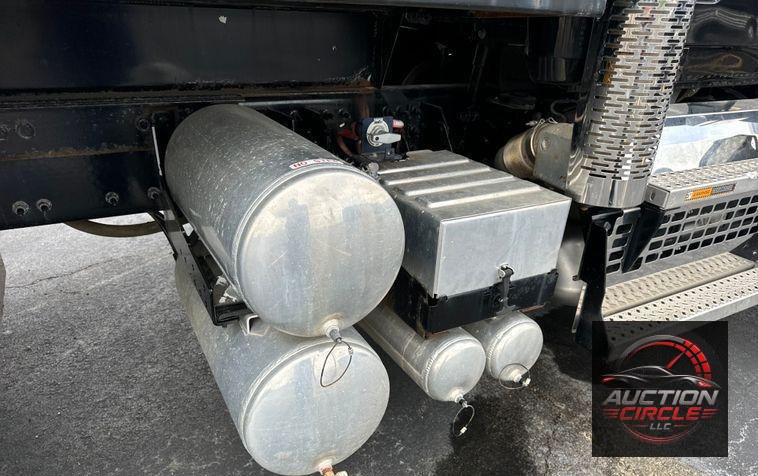 2019 Mack Granite dump truck