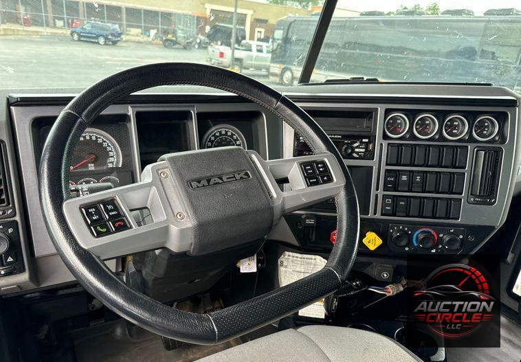 2019 Mack Granite dump truck