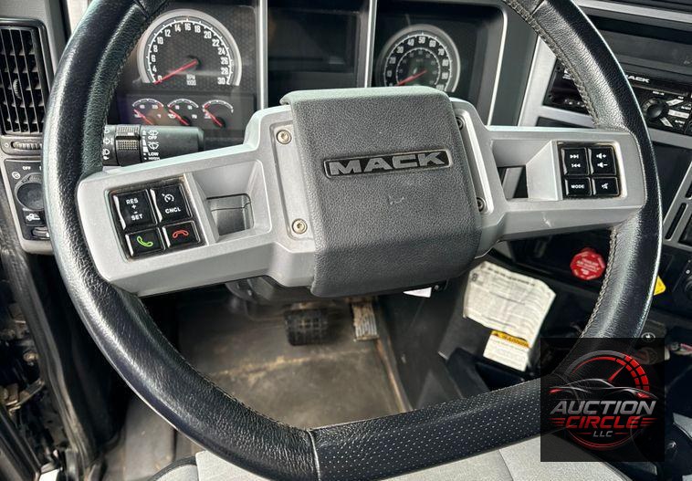 2019 Mack Granite dump truck
