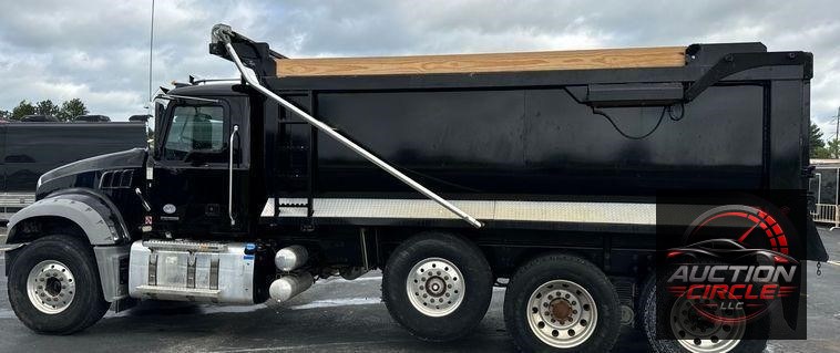 2019 Mack Granite dump truck