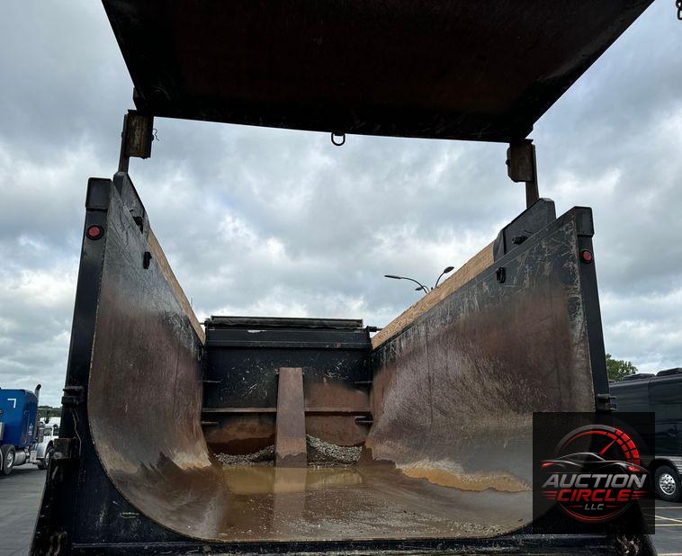 2019 Mack Granite dump truck