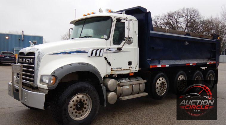 2007 Mack GU713  dump truck