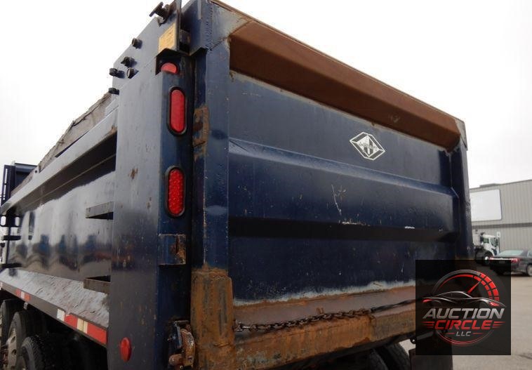 2007 Mack GU713  dump truck