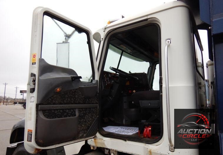 2007 Mack GU713  dump truck