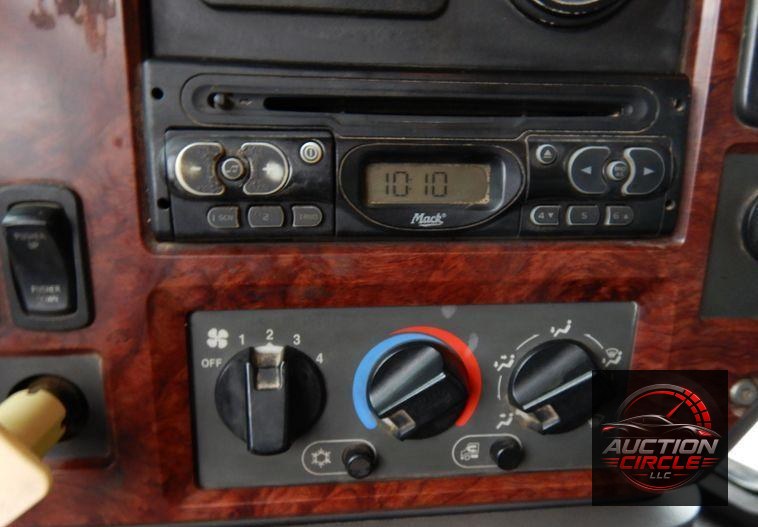 2007 Mack GU713  dump truck