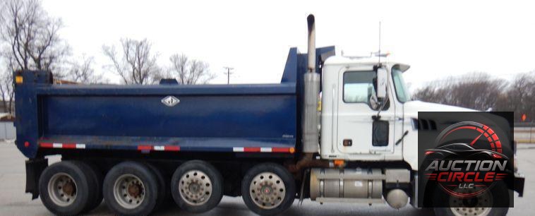 2007 Mack GU713  dump truck