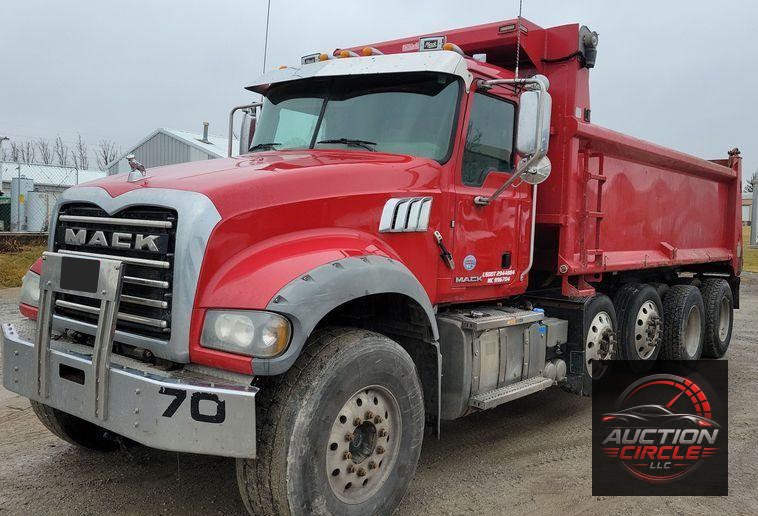 2018 Mack Granite GU700 dump truck