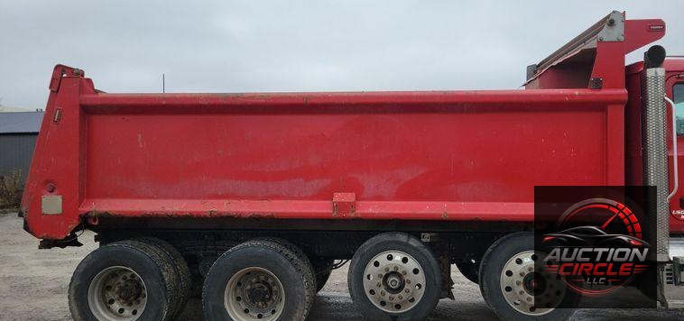 2018 Mack Granite GU700 dump truck