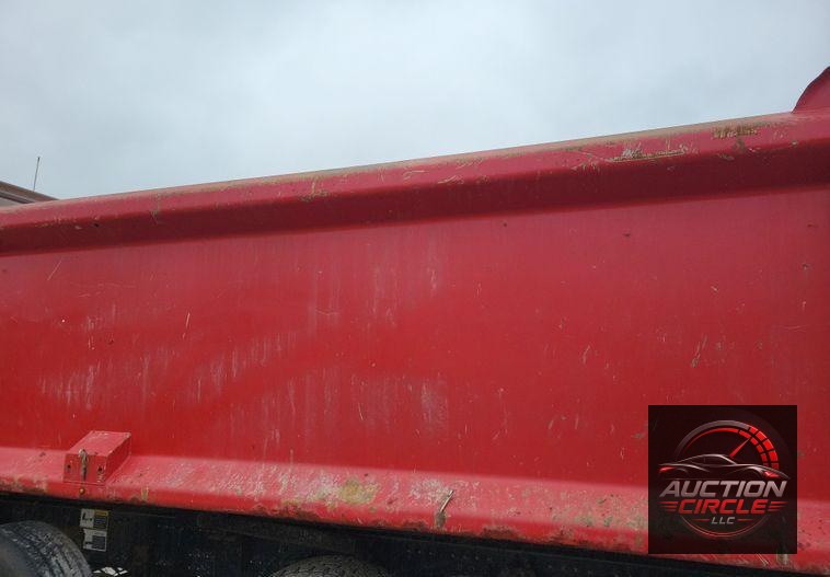 2018 Mack Granite GU700 dump truck
