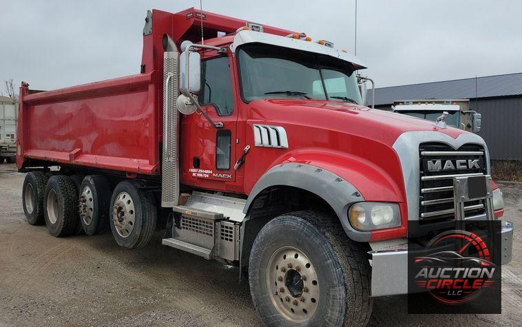2018 Mack Granite GU700 dump truck