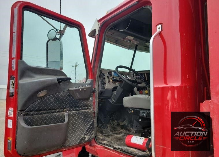 2018 Mack Granite GU700 dump truck