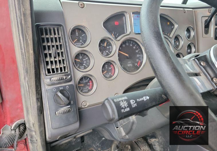 2018 Mack Granite GU700 dump truck