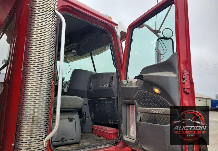 2018 Mack Granite GU700 dump truck