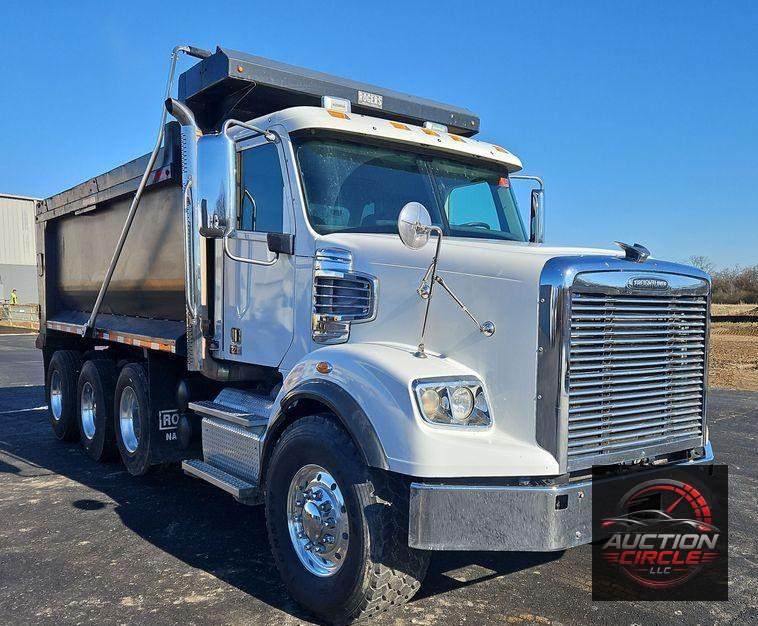 2016 Freightliner Coronado 122SD  dump truck