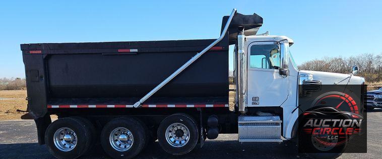2016 Freightliner Coronado 122SD  dump truck