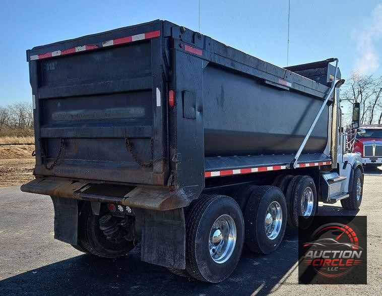 2016 Freightliner Coronado 122SD  dump truck