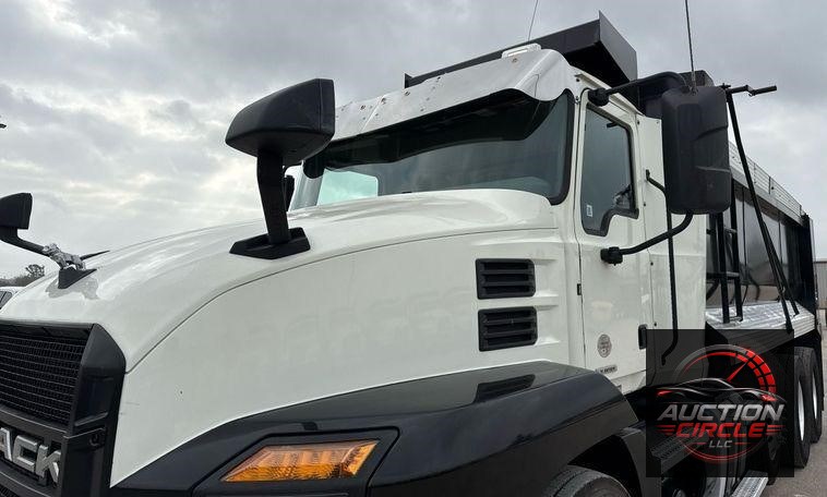 2019 Mack Anthem dump truck
