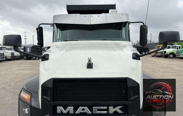 2019 Mack Anthem dump truck