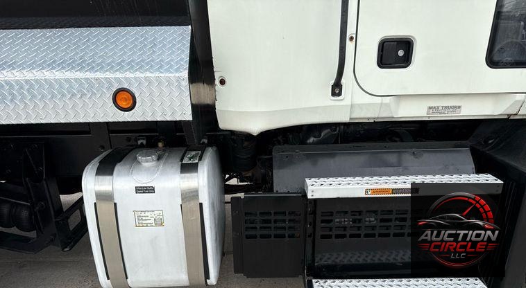 2019 Mack Anthem dump truck
