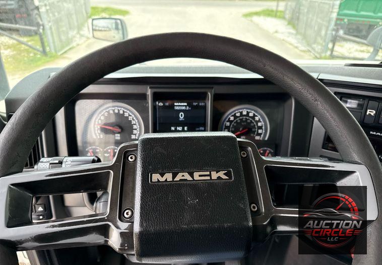 2019 Mack Anthem dump truck