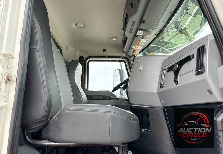 2019 Mack Anthem dump truck