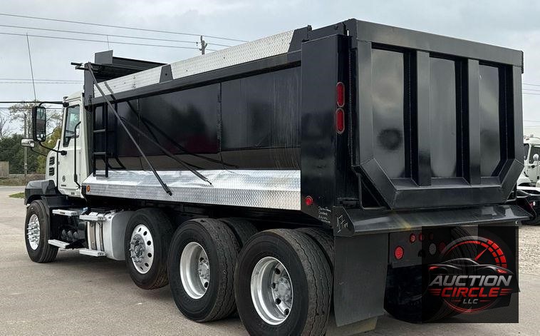 2019 Mack Anthem dump truck