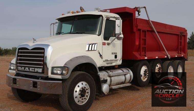 2009 Mack GU713  dump truck