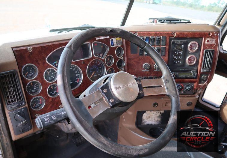 2009 Mack GU713  dump truck