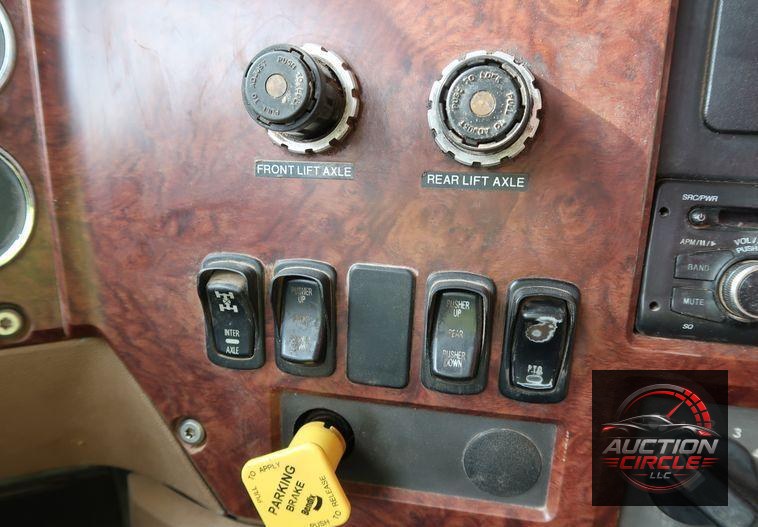 2009 Mack GU713  dump truck