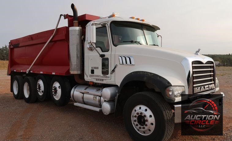 2009 Mack GU713  dump truck