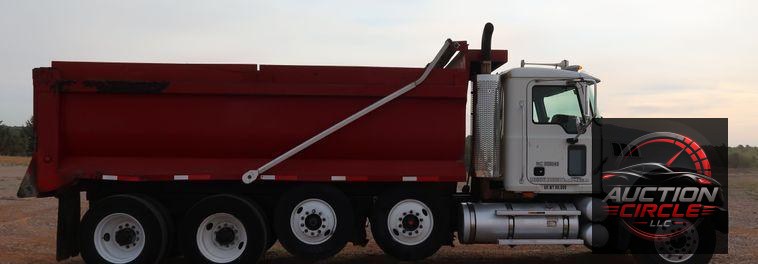 2009 Mack GU713  dump truck