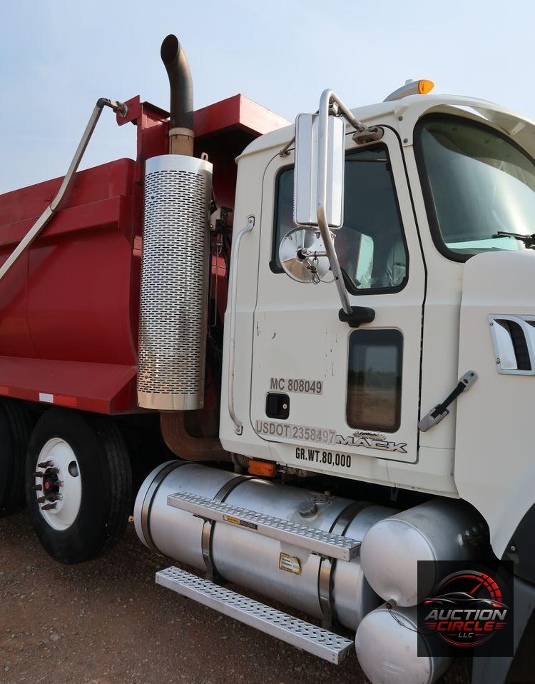 2009 Mack GU713  dump truck